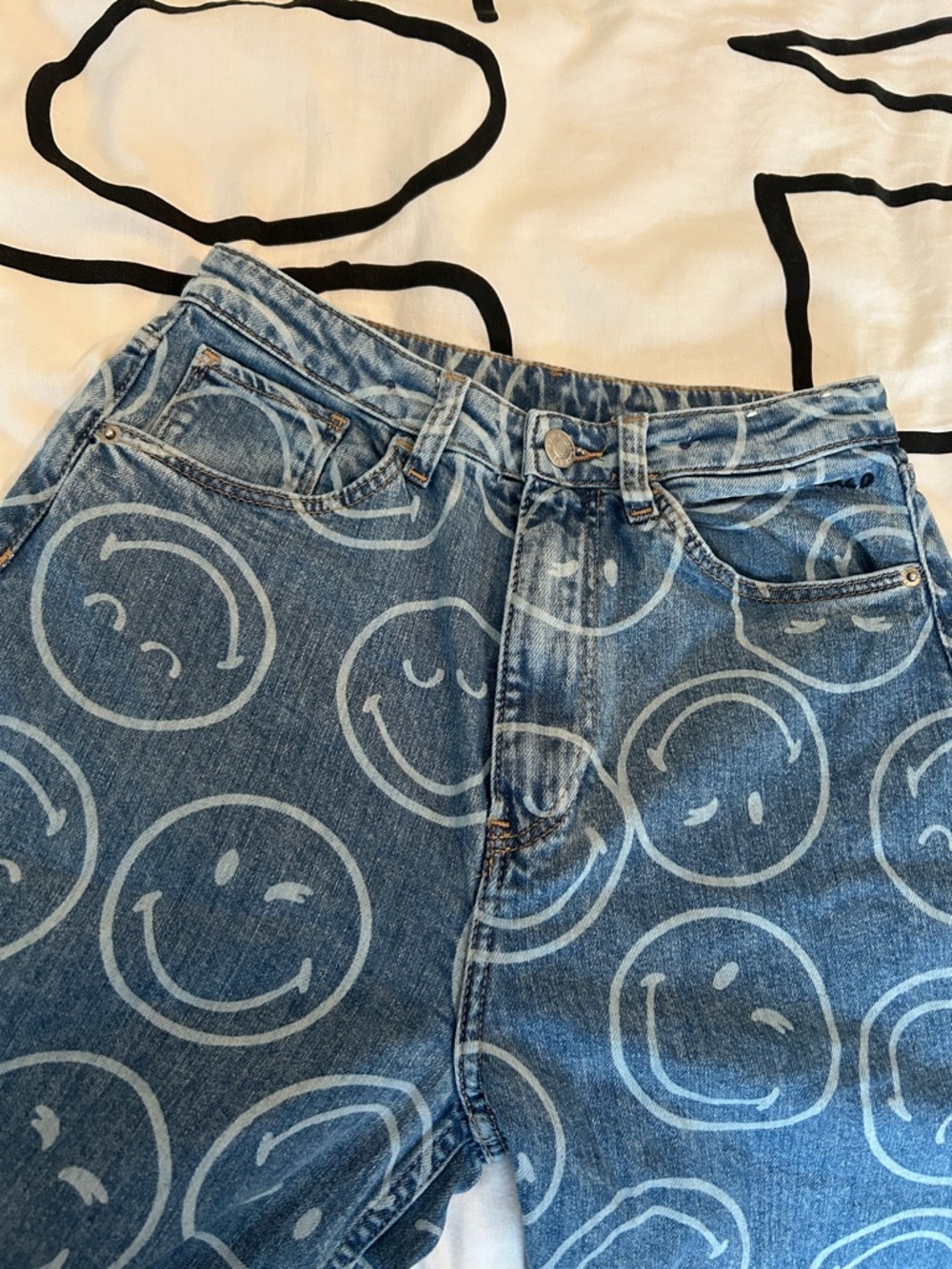 Smiley World Jeans  Wide Highrise - Picture 11 of 11